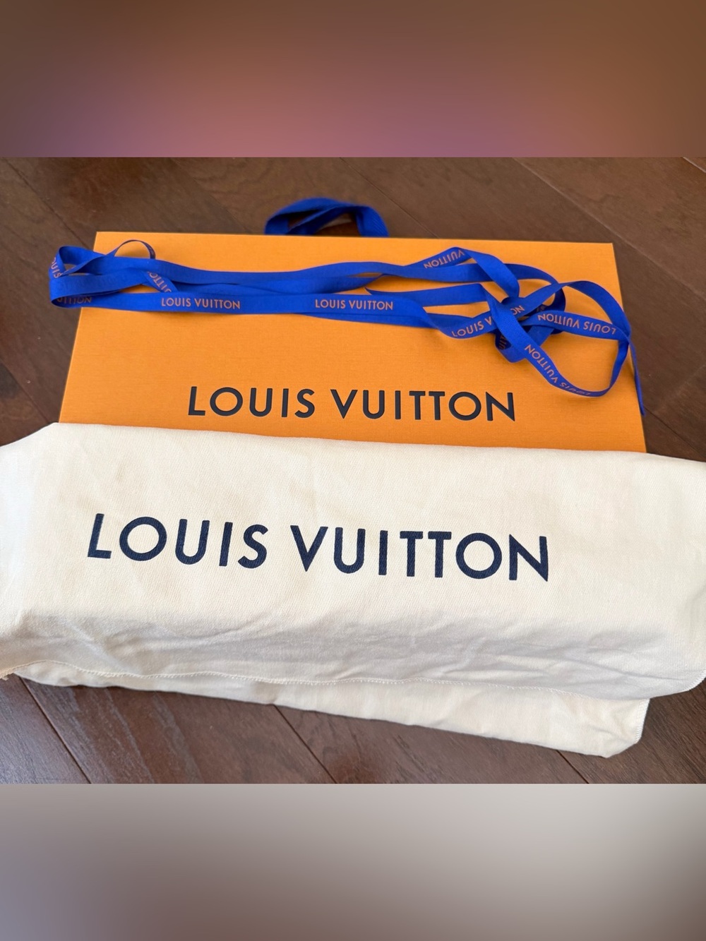 Louis Vuitton Box dust bag and blue string 2026
